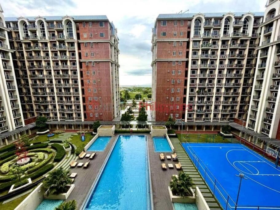 Monarch Parksuites - Balmoral Place Paranaque City Exterior foto