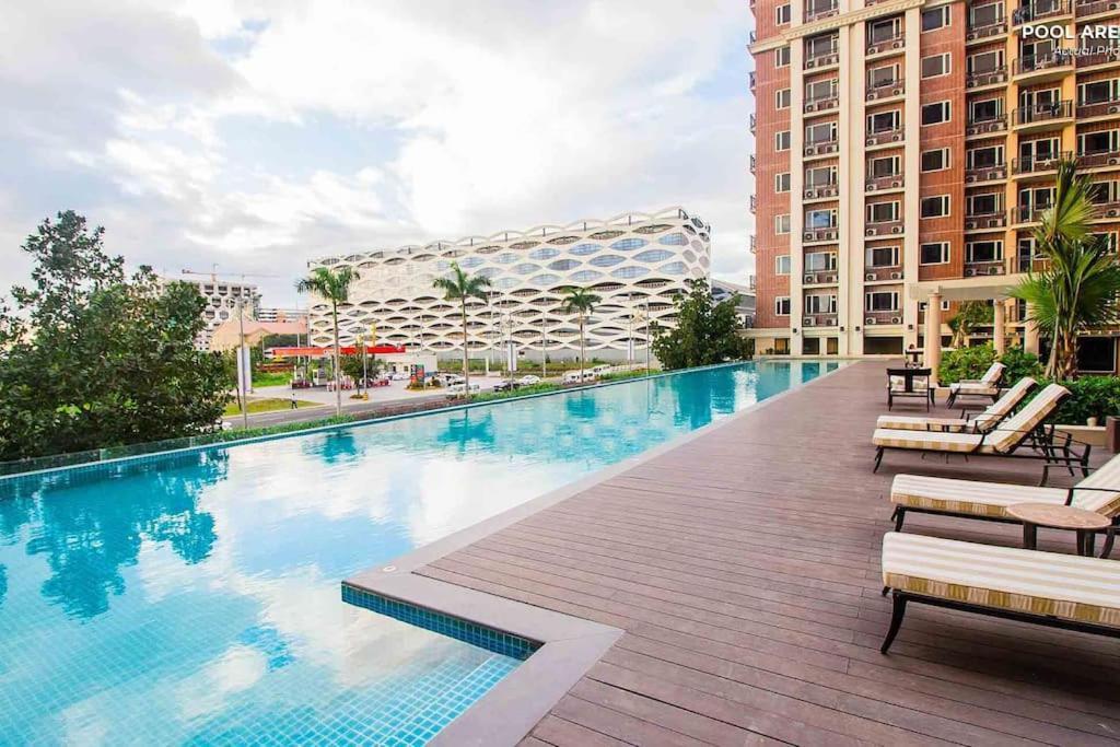 Monarch Parksuites - Balmoral Place Paranaque City Exterior foto