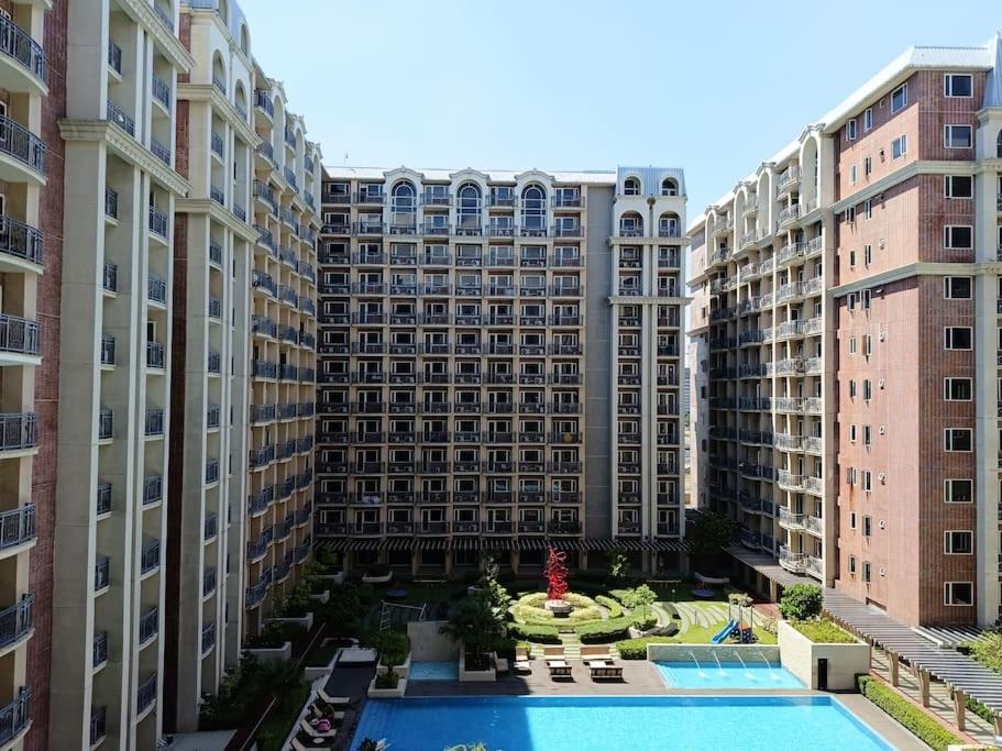 Monarch Parksuites - Balmoral Place Paranaque City Exterior foto