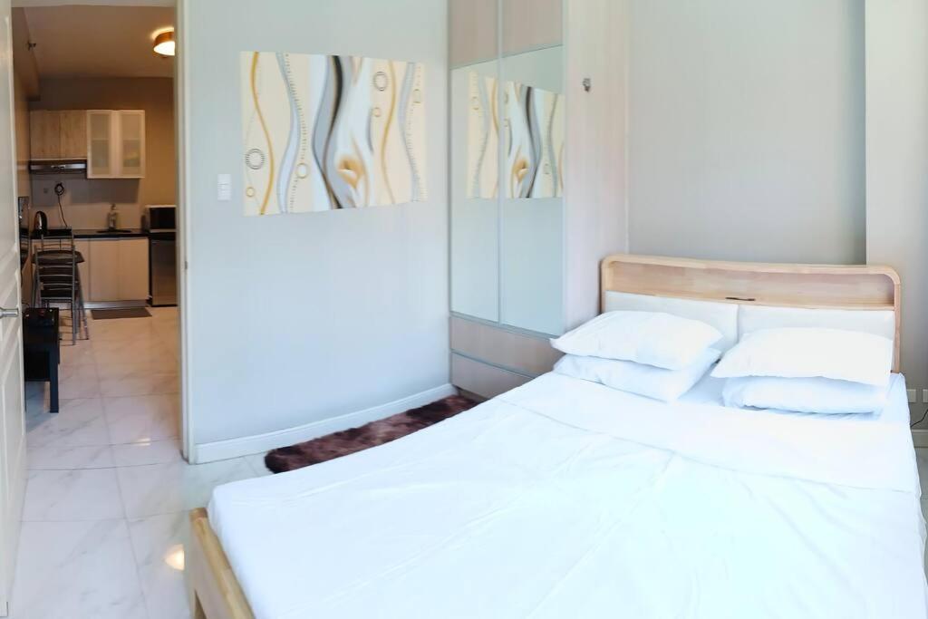 Monarch Parksuites - Balmoral Place Paranaque City Exterior foto